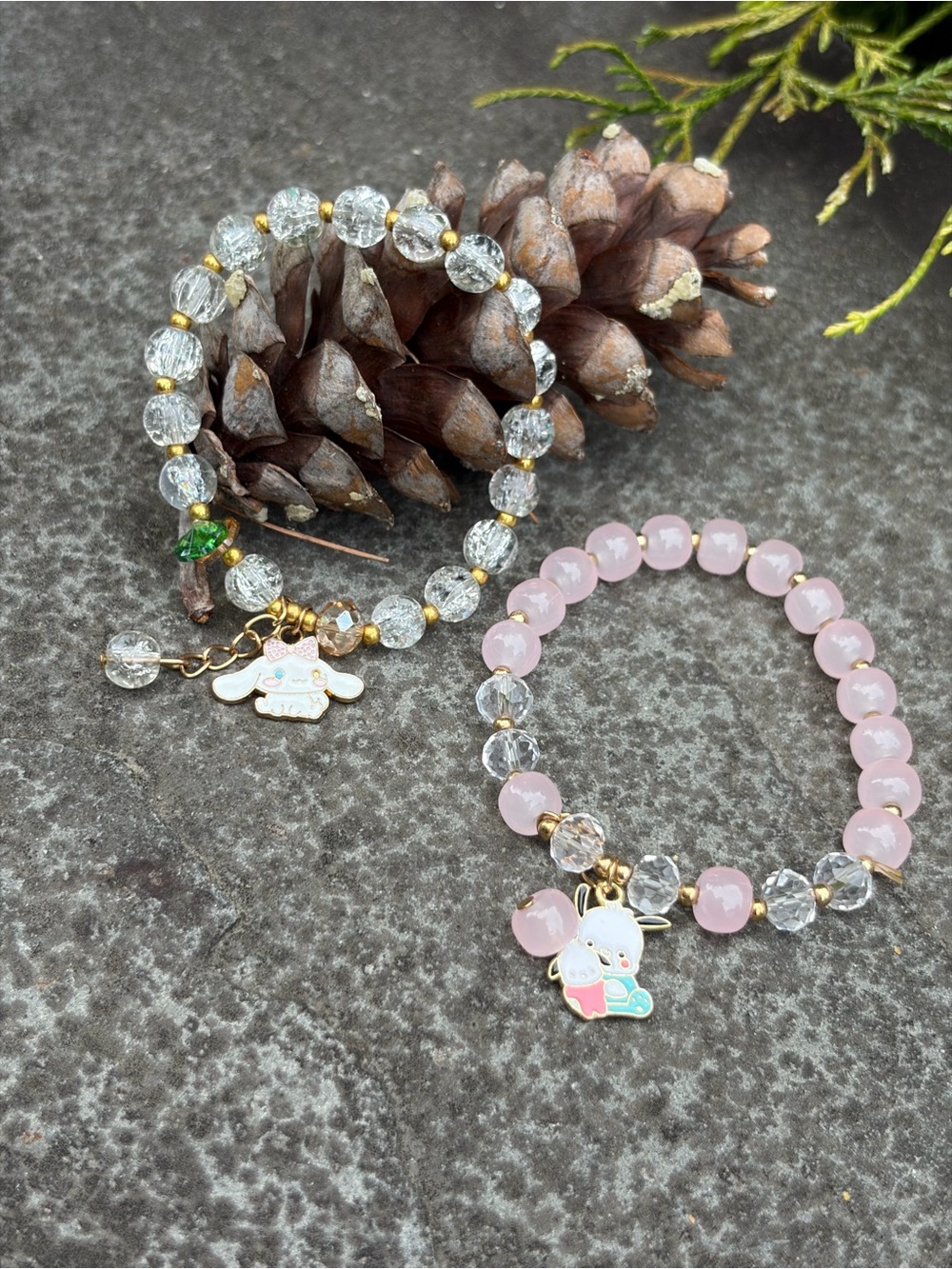 Cinnamon Roll & Friends Glass Bead Bracelet Set